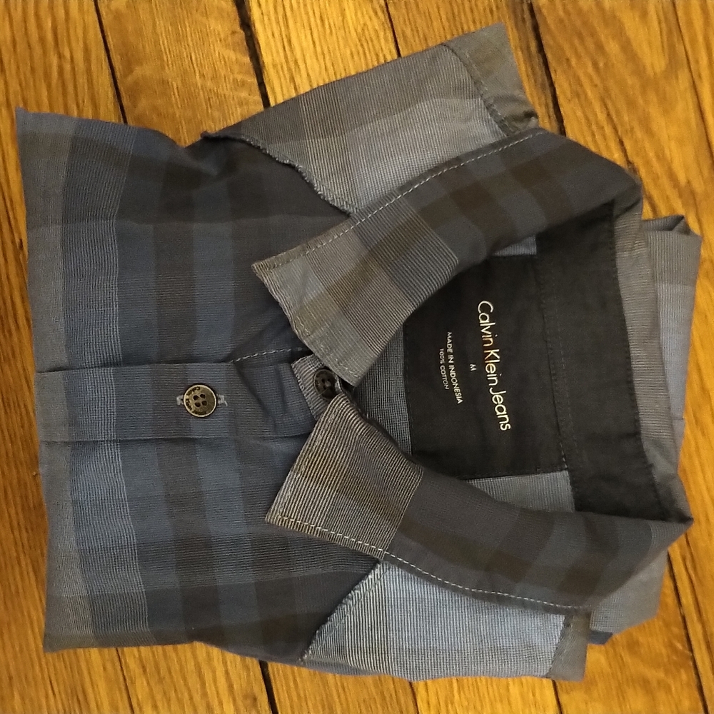 Calvin Klein casual button down shirt